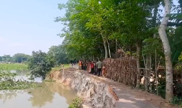 গোপালগঞ্জে নদী ভাঙনে ১০ গ্রামের মানুষের দুর্ভোগ