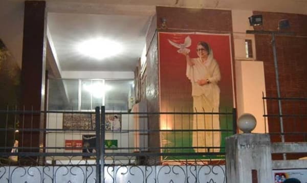 রাতে বিএনপি'র স্থায়ী কমিটির জরুরি বৈঠক ডেকেছেন তারেক রহমান