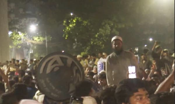 আওয়ামী লীগের কার্যক্রম নিষিদ্ধের ঘোষণায় আন্দোলনকারীদের উল্লাস