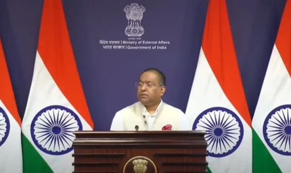 আওয়ামী লীগের কর্মকাণ্ড নিষিদ্ধ করায় উদ্বিগ্ন ভারত