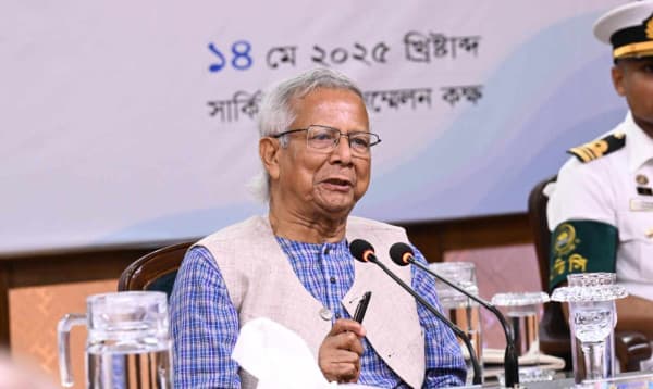চট্টগ্রাম শহরের জলাবদ্ধতা চলতি মৌসুমে অর্ধেকে নামিয়ে আনার নির্দেশ প্রধান উপদেষ্টার