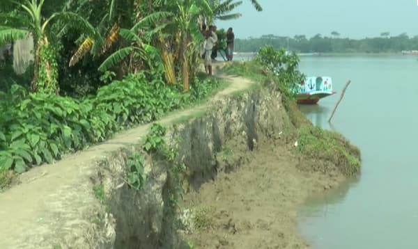 বর্ষার আগেই ঝালকাঠির সুগন্ধা ও বিষখালী নদীতে তীব্র ভাঙন