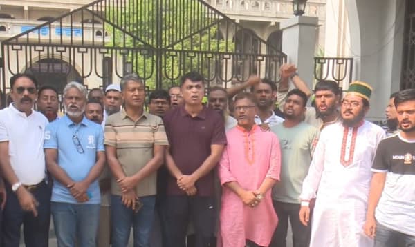 ইশরাককে মেয়রের শপথ পড়ানোর দাবিতে রাজধানীতে লাগাতার আন্দোলন