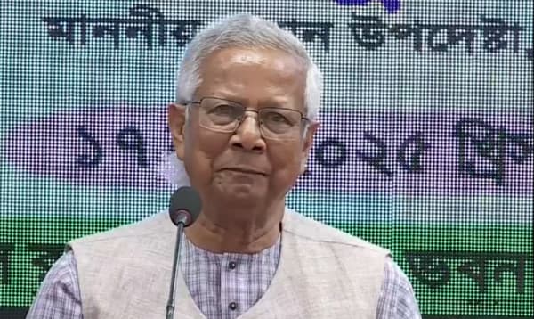 'ক্ষুদ্র ঋণ ব্যাংকই প্রকৃত ব্যাংক, সারা বিশ্বকে এখানেই আসতে হবে'