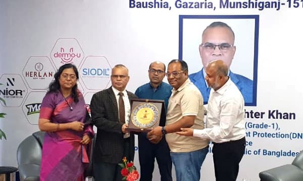 রিমার্কের অথেনটিক পণ্য উৎপাদন প্রক্রিয়া দেখে সন্তুষ্ট ভোক্তা অধিকার ডিজি