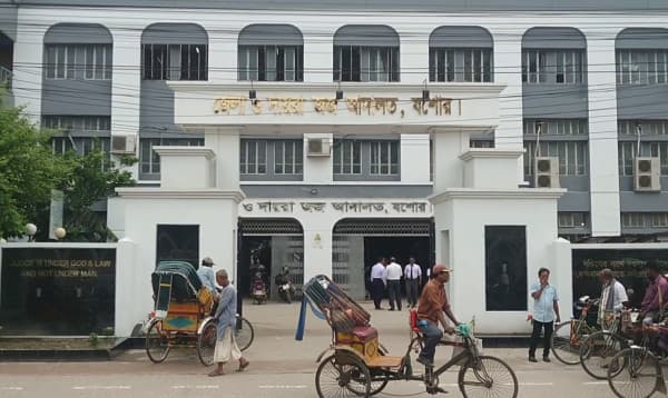 যশোরে আদালত থেকে পালালেন হত্যা মামলার আসামি