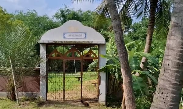 কবরস্থানের সভাপতি পদের জন্য নির্বাচন, ভোটার তালিকাও প্রকাশ