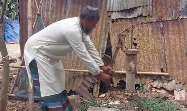 ফেনীর কয়েকটি উপজেলায় পানির জন্য হাহাকার