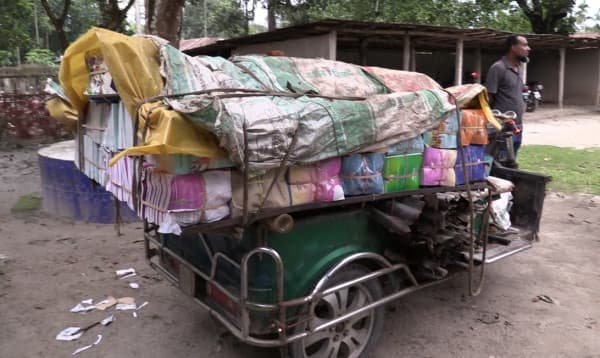 লালমনিরহাটে বিক্রির জন্য আনা ১৩ মণ সরকারি বই উদ্ধার, ২ জনকে শোকজ