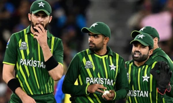 বাংলাদেশের বিপক্ষে পাকিস্তানের স্কোয়াডে বড় চমক