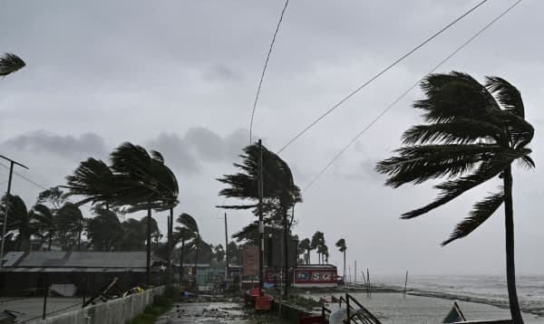 সন্ধ্যার মধ্যে ঢাকাসহ ১০ অঞ্চলে বজ্রসহ বৃষ্টির আভাস