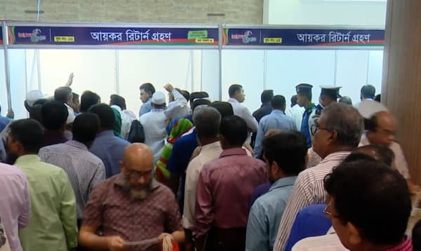 ধনীদের ওপর কর বাড়িয়ে মধ্যবিত্তকে স্বস্তি দেয়ার পরামর্শ গবেষকদের