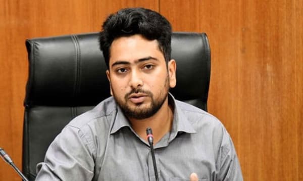 তথ্য উপদেষ্টা থাকাকালে নাহিদের এনআইডি লক ছিল ৬ দিন