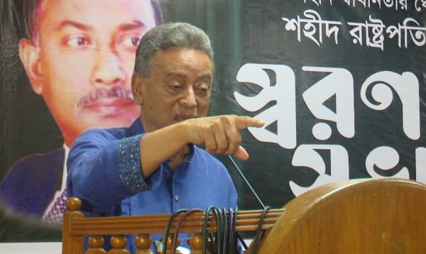 'দেশের সমস্যা বাইরে সমাধান হবে না, সমাধান করতে হবে দেশেই'