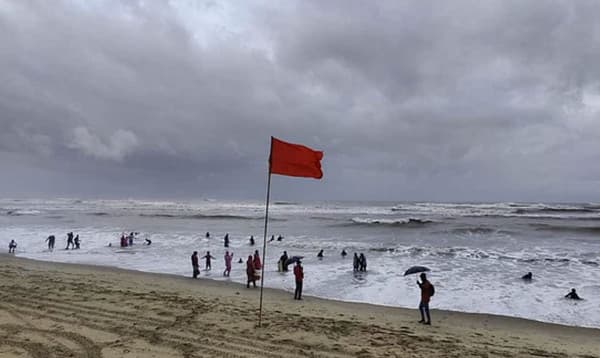 ঝুঁকিমুক্ত উপকূল, সতর্ক সংকেত নামানোর নির্দেশ