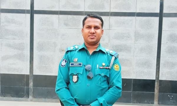 খিলগাঁওয়ে বাস চাপায় মতিঝিল থানার এসআই নিহত