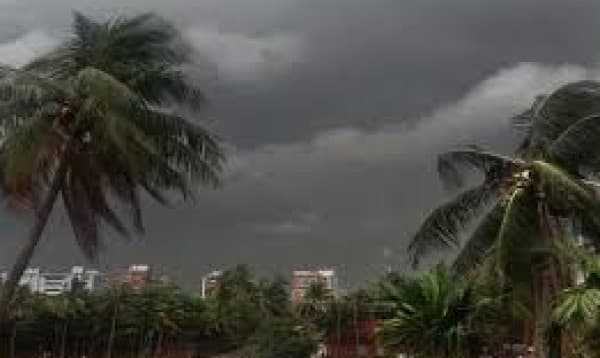 দুপুরের মধ্যে ঢাকাসহ ১২ অঞ্চলে ঝড়ের শঙ্কা