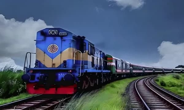 ট্রেনে ফিরতি যাত্রায় শেষ দিনের টিকিট বিক্রি আজ
