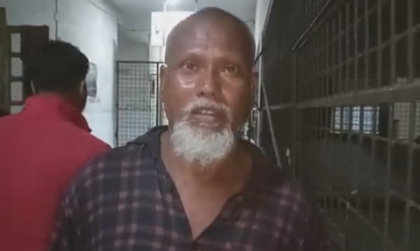চুয়াডাঙ্গায় ডাকাতের কবলে বাবা-ছেলে, কুপিয়ে জখম করে টাকা লুট