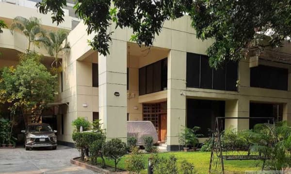 'Begum Khaleda Zia gets back title deed of 'Gulshan House'