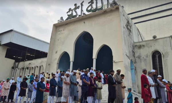 জাতীয় মসজিদে ঈদের তৃতীয় জামাত অনুষ্ঠিত