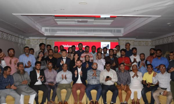 'দেশি মুরগির চাহিদা এখন শুধু বাংলাদেশে নয়, দক্ষিণ এশিয়াতেও বাড়ছে'