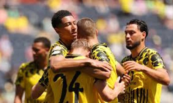 Dortmund seal knockout spot with win over Ulsan