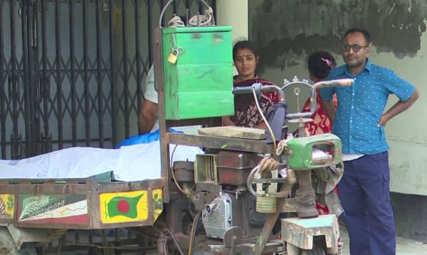 খুলনায় একরাতে জোড়া খুন, গুলিবিদ্ধ ২