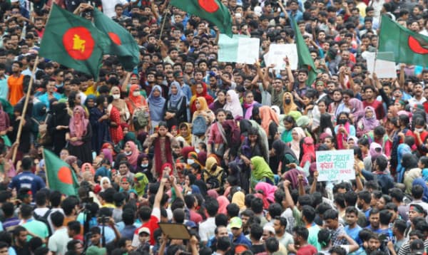 ৩রা জুলাই: কোটাবিরোধী বিক্ষোভে উত্তাল শিক্ষাঙ্গন, বিভিন্ন স্থানে সড়ক ও রেলপথ অবরোধ