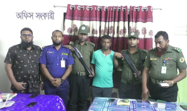 বেনাপোল বন্দরে সাইবেরিয়ার ভিসাসহ ২০টি বাংলাদেশি পাসপোর্ট জব্দ, ভারতীয় চালক আটক