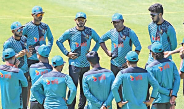 আজ শ্রীলঙ্কার বিপক্ষে বাঁচা-মরার লড়াইয়ে মাঠে নামছে টাইগাররা