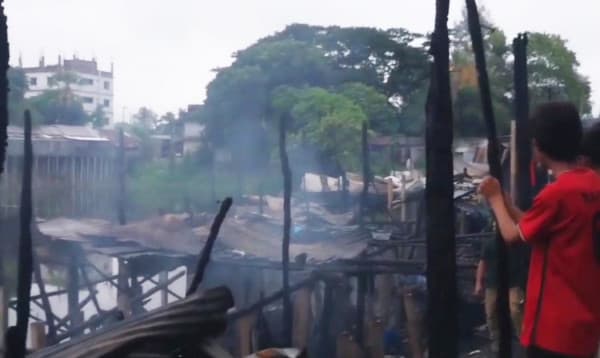 মুন্সিগঞ্জের মধ্যরাতে আগুনে পুড়ল দলিল লেখকদের ১৯টি দোকান