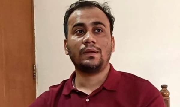 আলোচিত দুদক কর্মকর্তা শরীফ উদ্দিনকে চাকরি ফেরত দেয়ার নির্দেশ