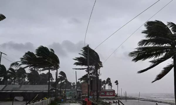 দুপুরের মধ্যে ৭ অঞ্চলে ঝড়ের আভাস