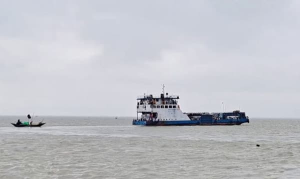 ভোলায় মুষলধারে বৃষ্টিতে জনজীবন বিপর্যস্ত, ৭ দিন ধরে বন্ধ নৌযান চলাচল