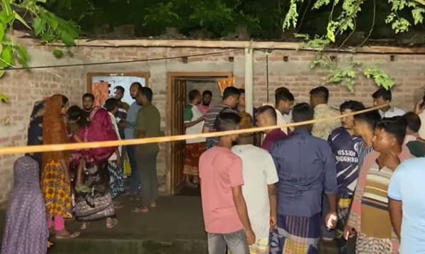 চাঁপাইনবাবগঞ্জে মাকে মারায় গণপিটুনিতে বাবু নামের এক যুবকের মৃত্যু