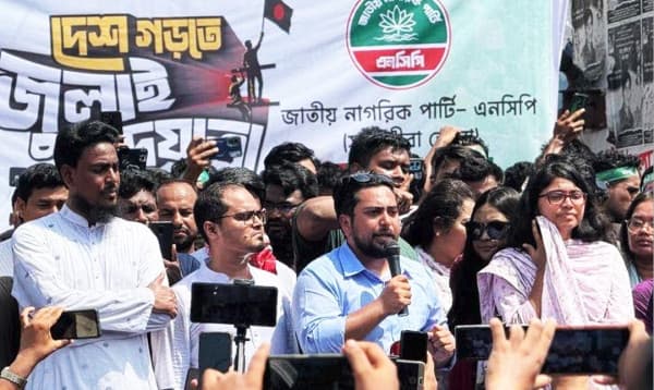 ক্ষমতা ভাগাভাগির লোভ দেখিয়ে গণঅভ্যুত্থানের শক্তি কেনা যাবে না: নাহিদ ইসলাম