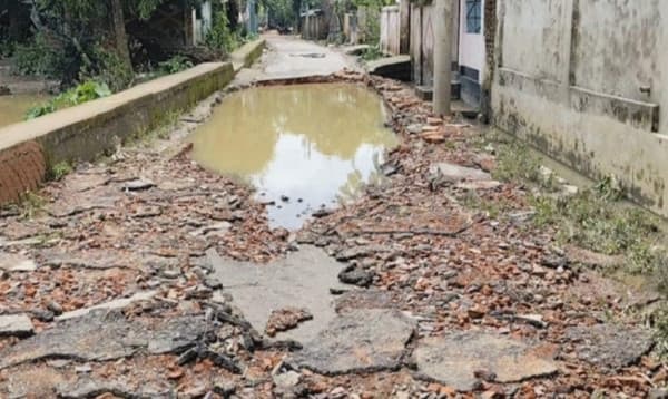 ফেনীর বন্যা: বেঁচে থাকার নতুন লড়াই দুর্গতদের