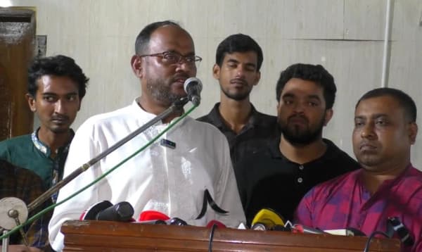 তারেক রহমানকে নিয়ে কটূক্তি করার মাসুল গুনতে হবে: সুলতান সালাউদ্দিন টুকু