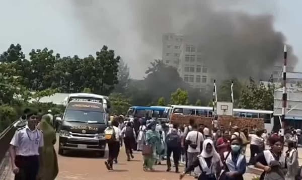 উত্তরায় বিমান বিধ্বস্তে অনেক হতাহতের শঙ্কা