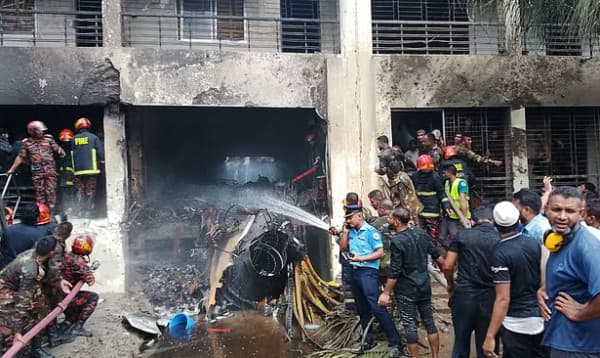 বিশ্ব গণমাধ্যমে বাংলাদেশের বিমান দুর্ঘটনার খবর