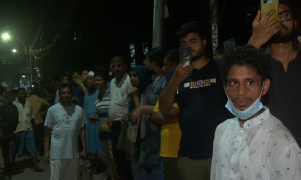 রোগীদের খোঁজখবর নিতে হাসপাতালে অযাথা ভিড় না করার অনুরোধ