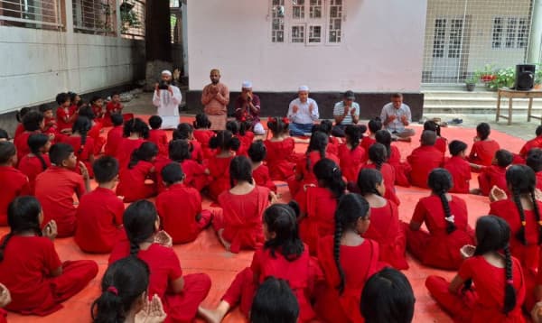 মাইলস্টোনে বিমান দুর্ঘটনা: নিহতদের জন্য ‘সুরভি’তে শিশু-কিশোরদের শোক ও দোয়া