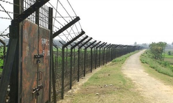 ফেনী সীমান্তে বিএসএফের গুলিতে এক বাংলাদেশি নিহত, আহত ১