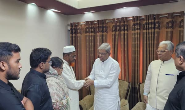 পাইলট তৌকিরের পরিবারের পাশে খালেদা জিয়া ও তারেক রহমান