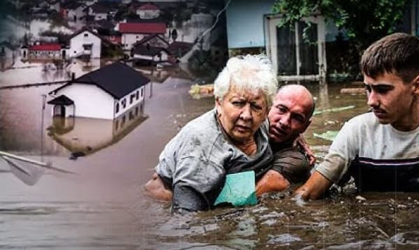Flash floods hit New Mexico following heavy rain