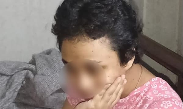 বড় মেয়ে পালিয়ে বিয়ে করায় ছোট মেয়েকে চারবছর ঘরবন্দী