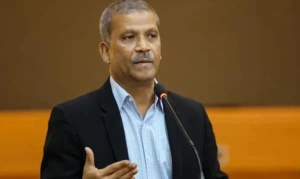রাষ্ট্র মেরামতের এই সুযোগ হারালে আর ফিরবে না: আসিফ নজরুল
