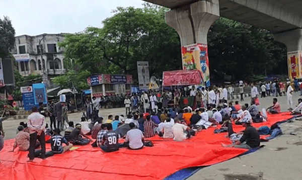 জুলাই সনদের দাবিতে দ্বিতীয় দিনেও অচল শাহবাগ