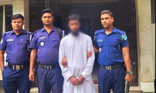 টাঙ্গাইলে মাদ্রাসা ছাত্রকে ধর্ষণ মামলায় অভিযুক্ত শিক্ষক অলি উল্লাহ গ্রেপ্তার